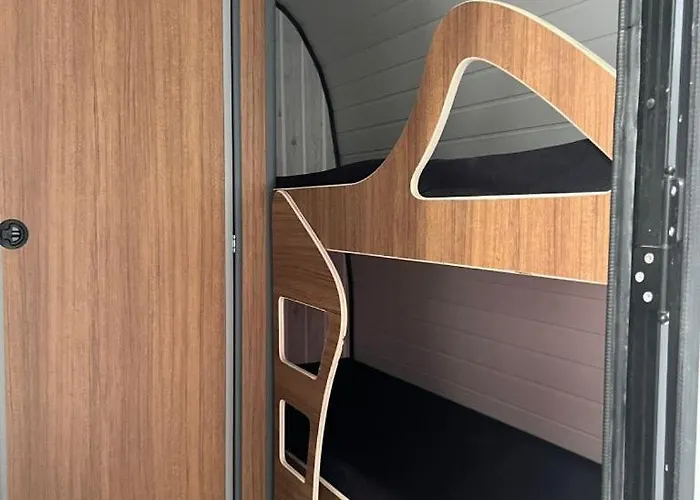 Caravan In The Cappadocia Valley Кемпинг